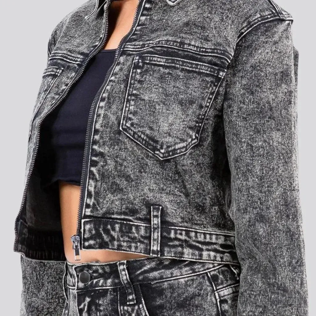 Fashionable slim fit denim jacket for women