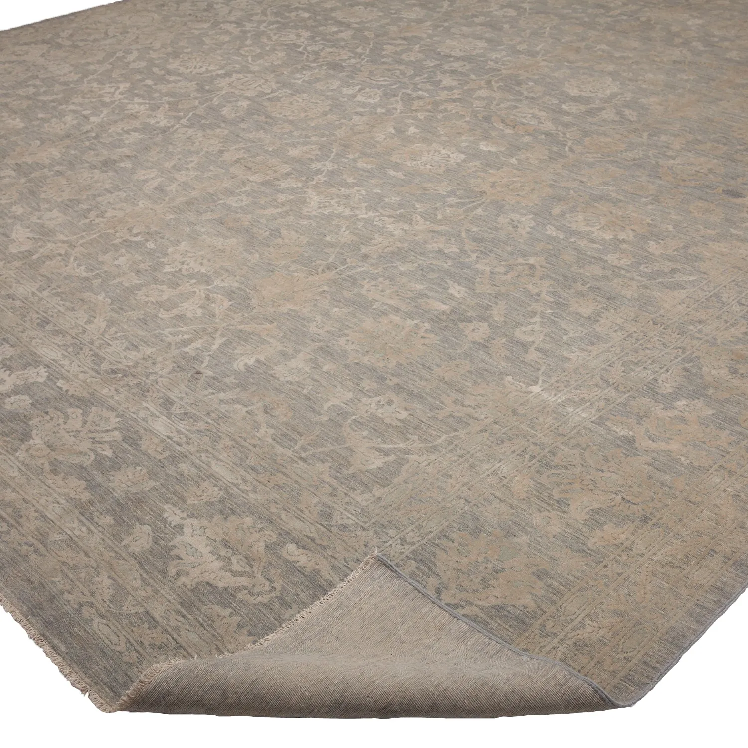 Grey Traditional Wool Rug - 15'8" x 26'1"