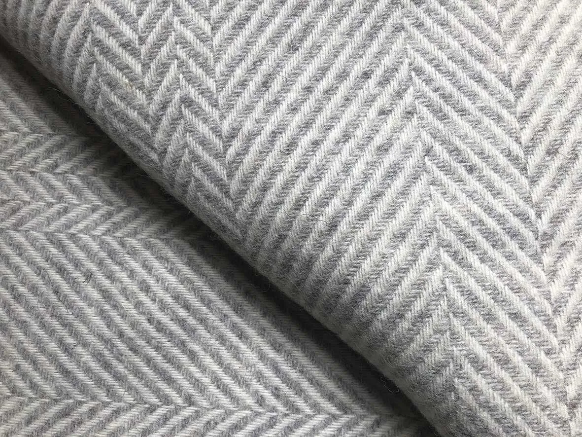 JACOBS WOOL THROW | LARGE | SILVER CHEVRON