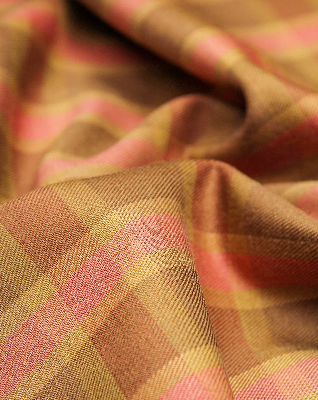 Multicolor Checks Design Woolen Suiting Fabric